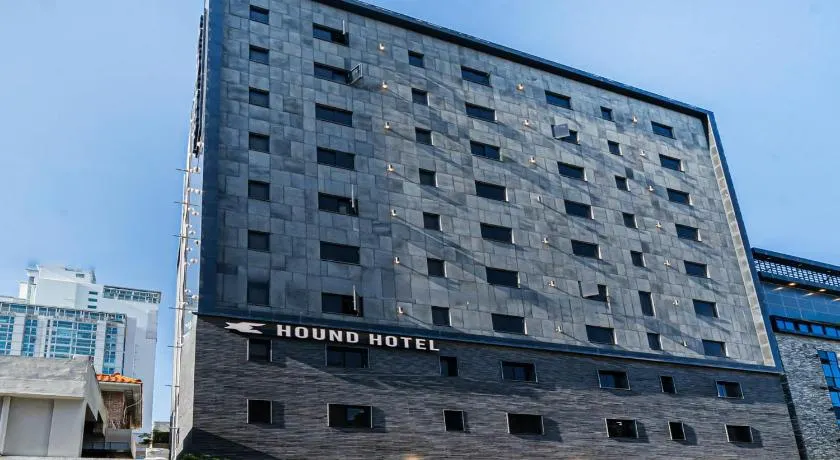 Busan Hound Hotel Daeyeon - Image 1