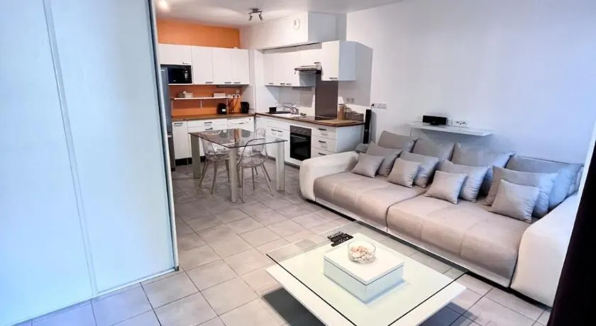 Duplex - Image 1