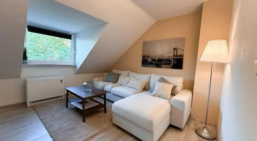 Zentrale Wohnung für 4 mit Bett und Schlafcouch - Image 1