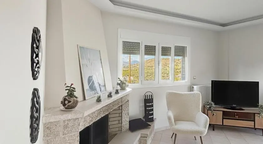Spacious 3bd Apartment in Lefkakia, Nafplio - Image 1