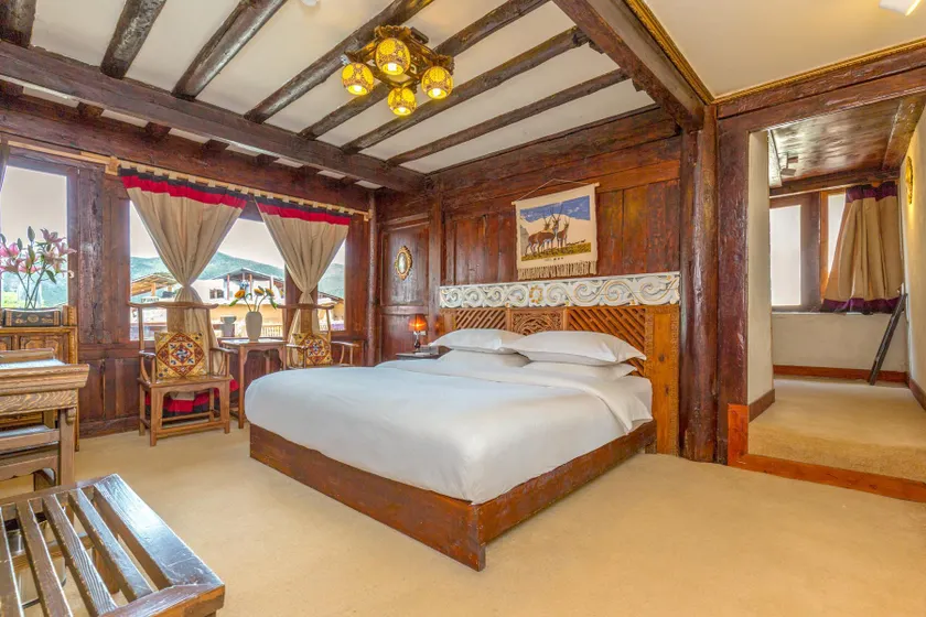 Shangri-La E-Outfitting Boutique Hotel - Image 1