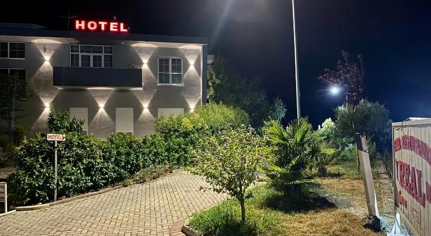 Hotel Real - Image 1