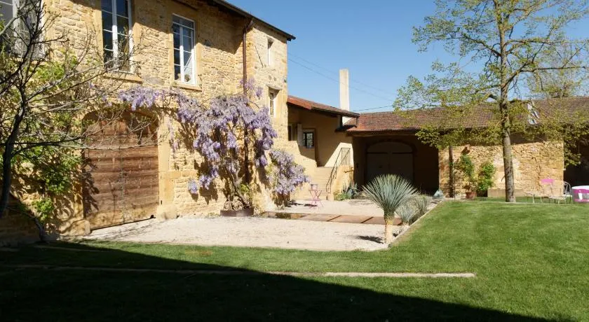 LODGES EN PIERRES DOREES - Image 1