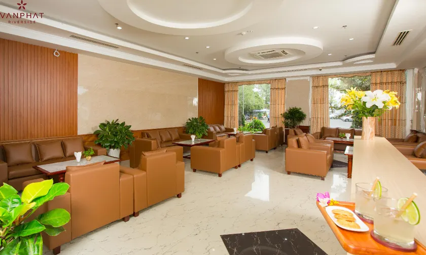 Van Phat Riverside Hotel - Image 1