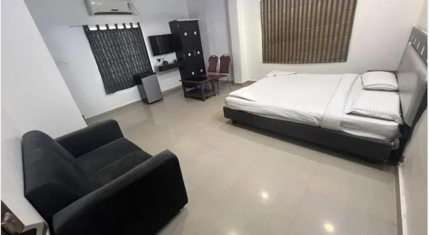 Highway Grand Residency - Image 1
