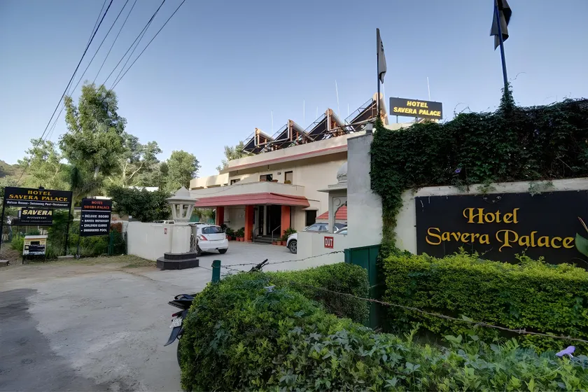 Hotel Savera Palace - Image 1
