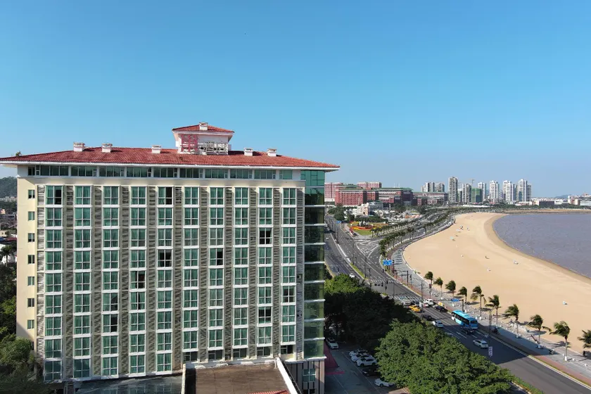 Grand Nest Hotel (Tang Jia Wan Beach) - Image 1
