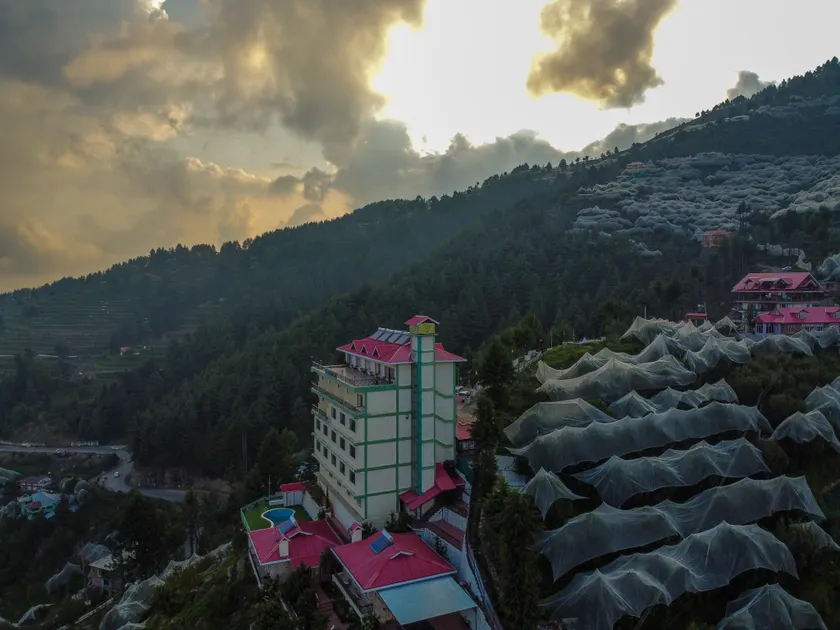 Hilltop Resort, Narkanda - Image 1