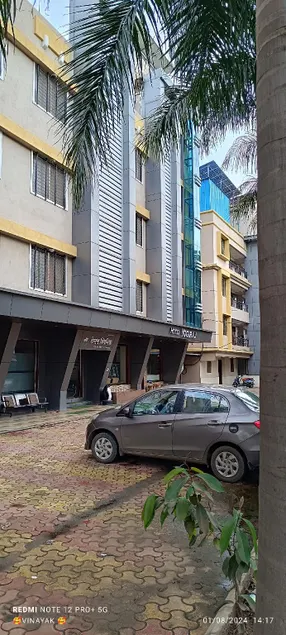 Hotel Yogiraj - Image 1