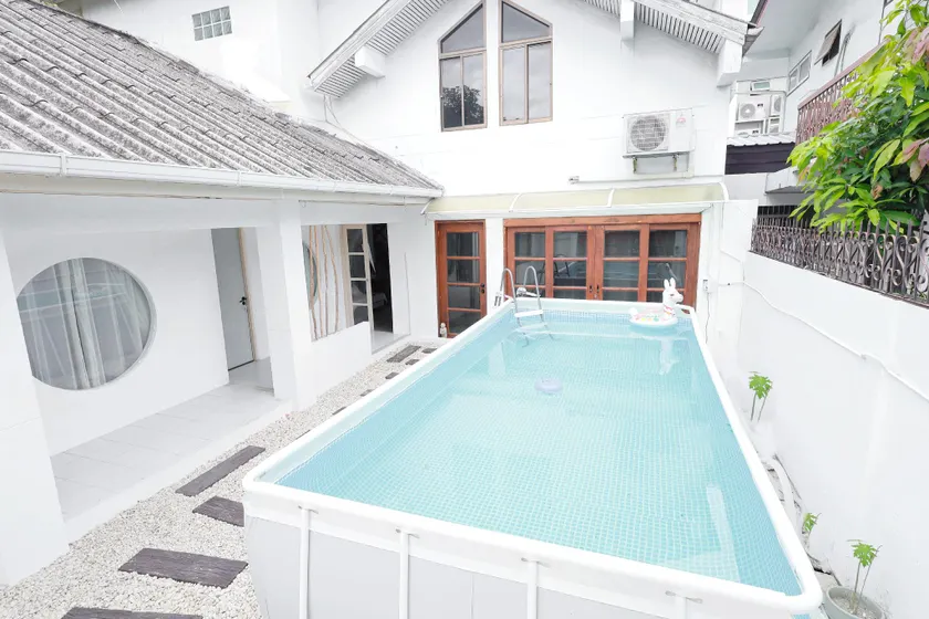 Ratchada Retreat Boutique Villa 1 - Image 1