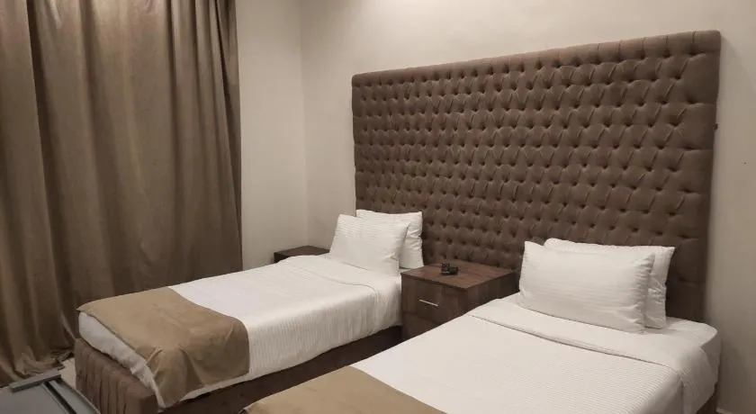 Talaat Harb Hotel - Image 1
