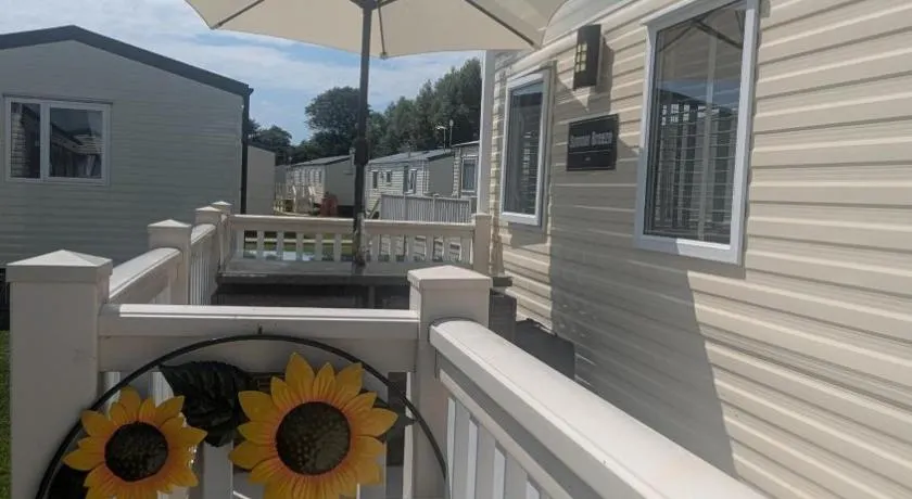 Summer Breeze Caravan on Winchelsea Sands Holiday Park - Image 1