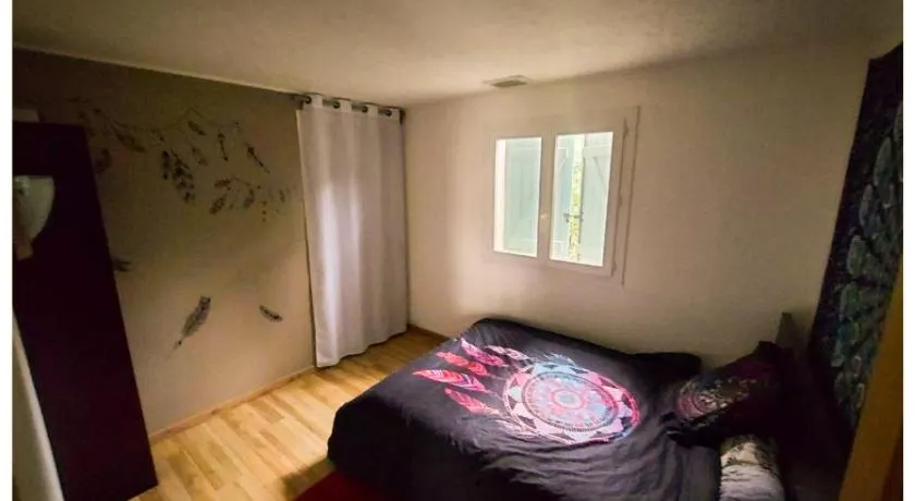 Chambre dans grande maison paisible - Image 1