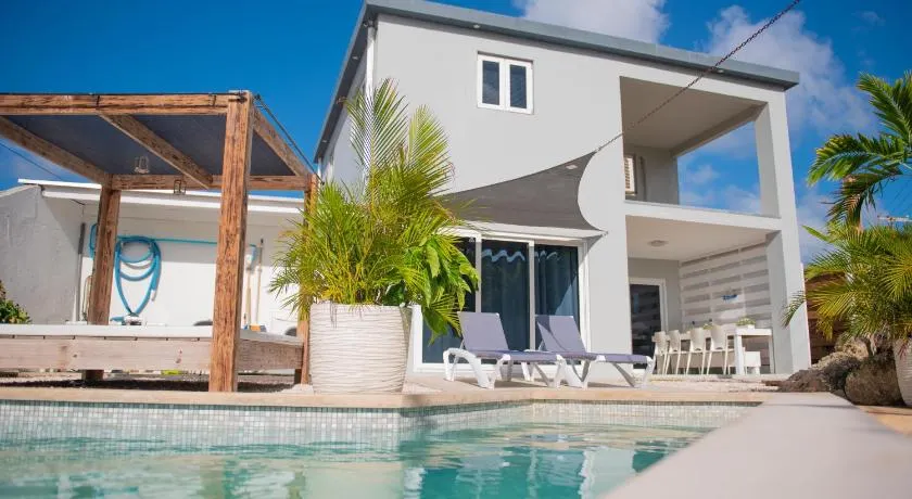 Sunny Hill Apartment - Image 1