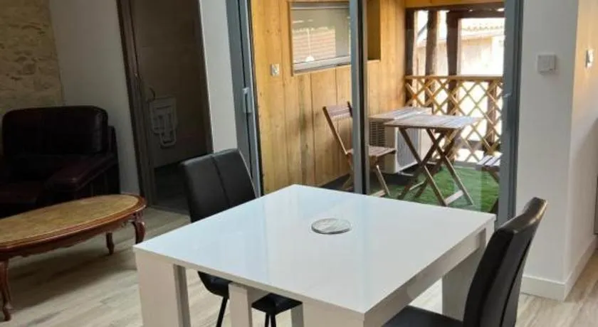 La Petite Ecole Chez Etche - Image 1