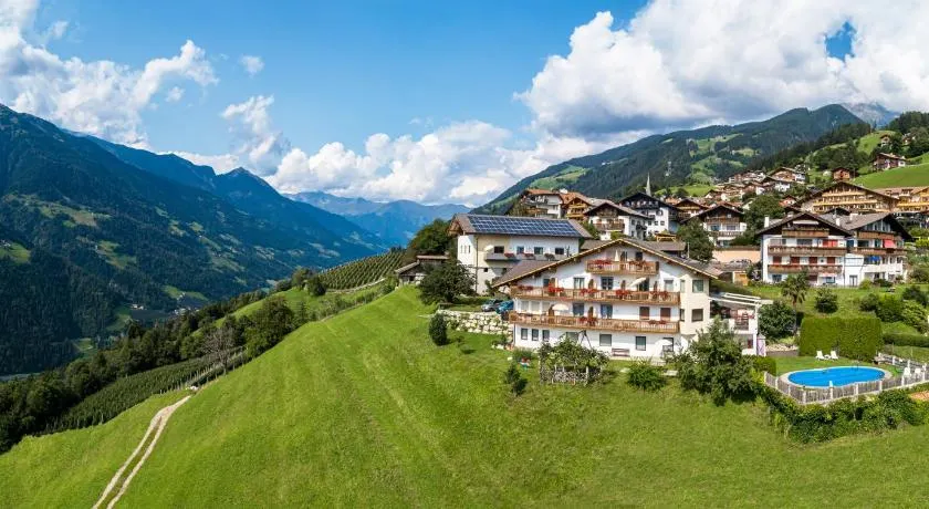 Gasserhof Garni & Apartment - Image 1