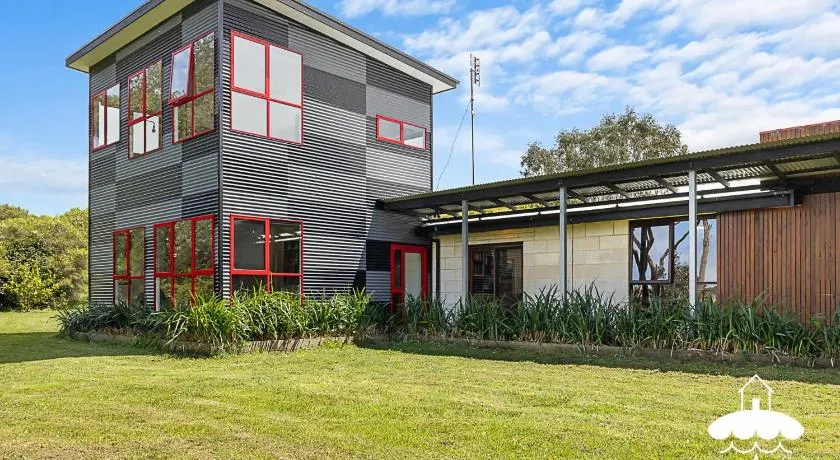 Farmhouse At The Gap - Image 1