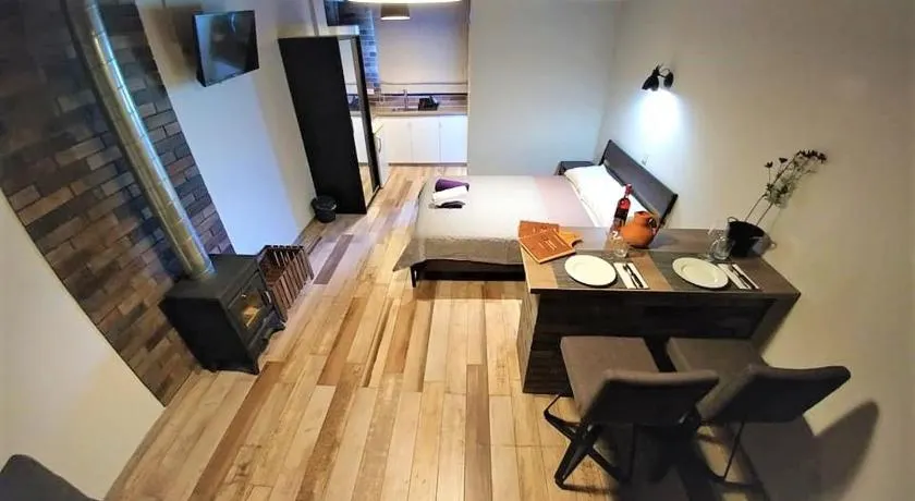 Perneia Rooms - Image 1