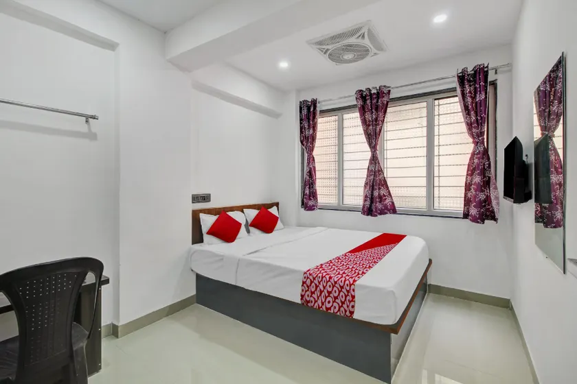 FabHotel Silver Star - Image 1