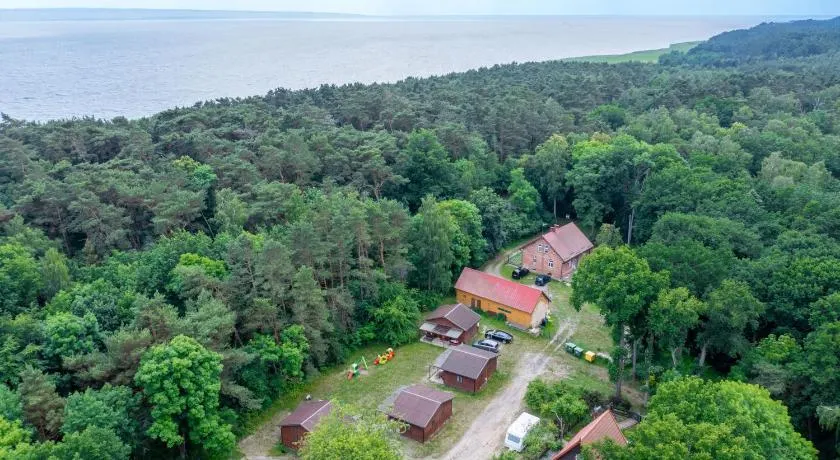 LEŚNICZÓWKA Domki przy Plaży - Image 1