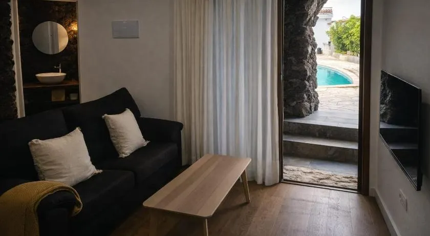 La Cueva de Villa Gardel - Image 1