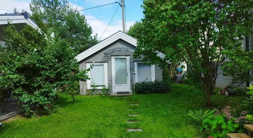 Guest House in the Garden - Image 1