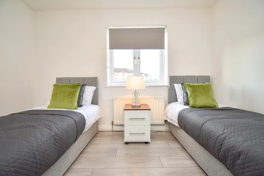 Tunbridge House - Free Parking, Garden & SmartTV - Image 1