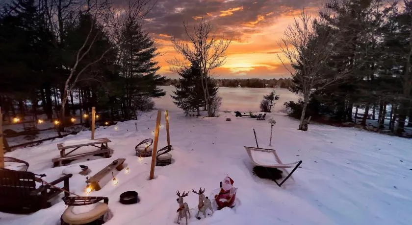 Zen Den - Pocono LakeFront with Hot Tub ! - Image 1