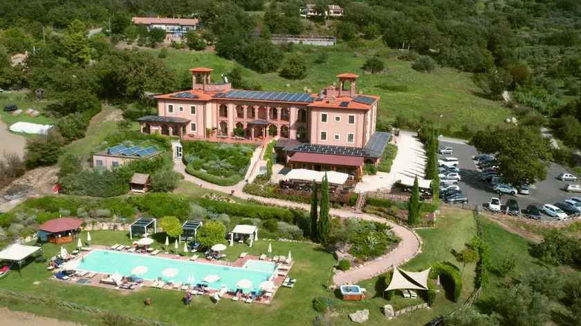 Saturnia Tuscany Hotel - Image 1