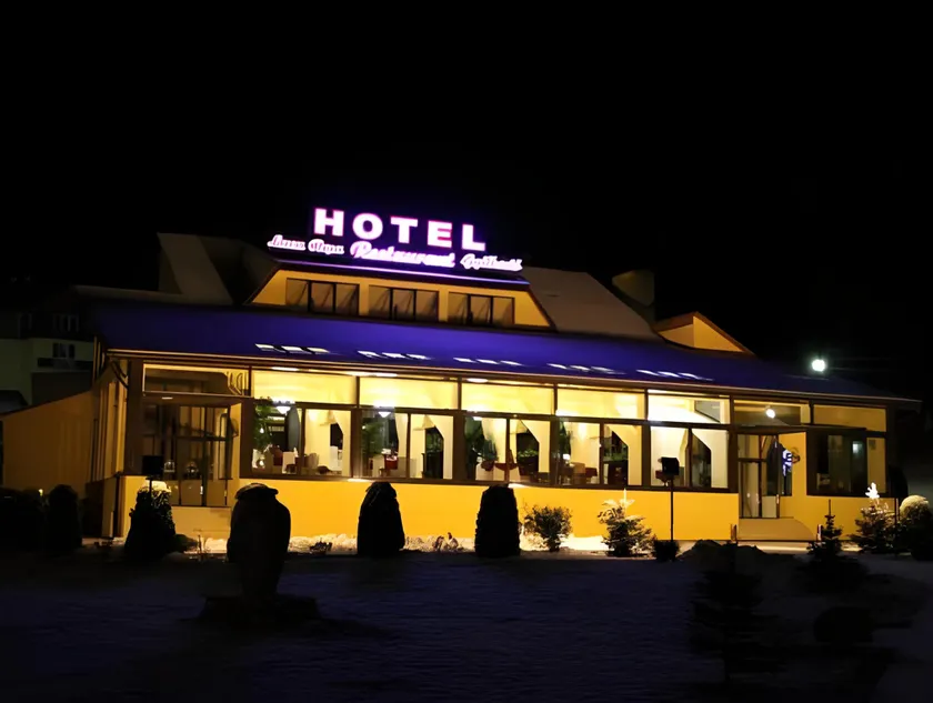 Hotel Lacu Rosu - Image 1