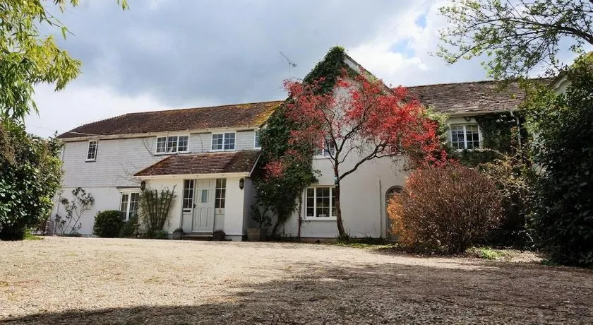 Holiday Let or B&B in Child Okeford, United Kingdom - Image 1