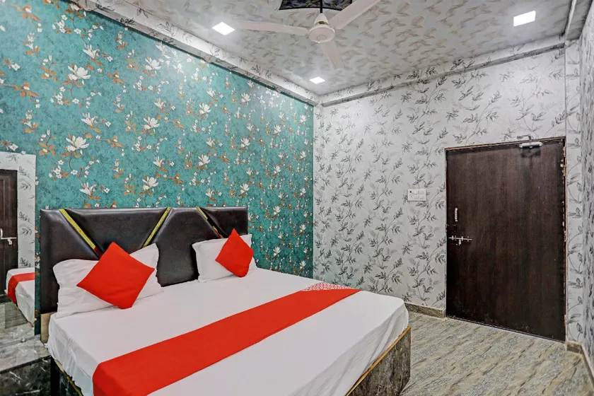 Hotel O New Jagrani palace - Image 1