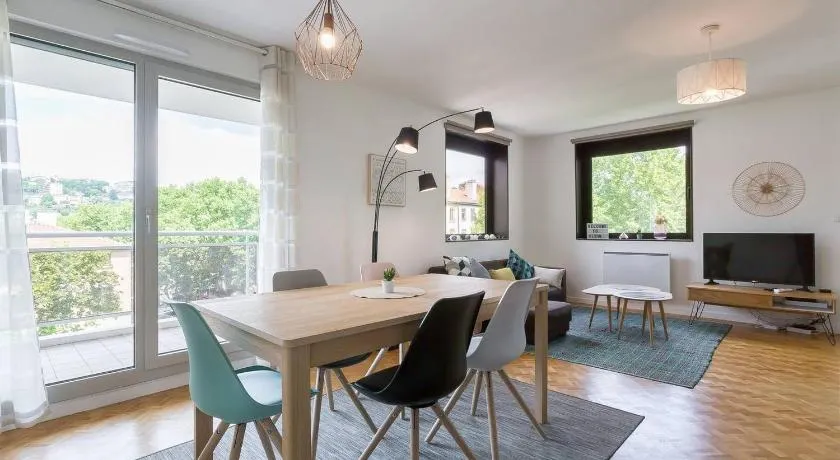 Appartement Lyon Centre Confluence 100 m2 Parking Terrasses - Image 1