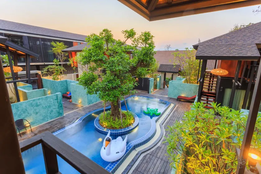 At Leaf Villa - Image 1