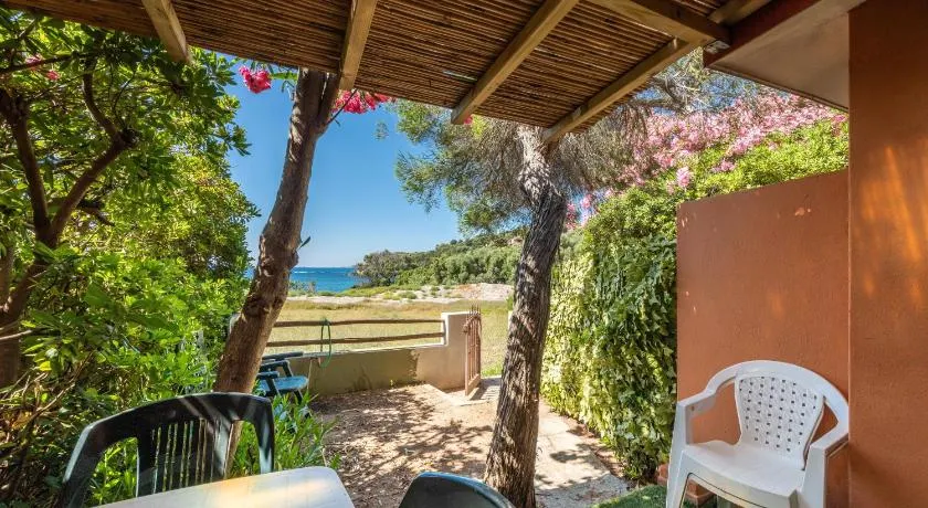 Accu is Prezzus D fronte mare - Image 1