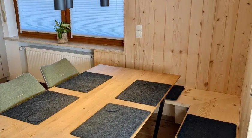 Gästehaus Philipp im Herzen des Fichtelgebirges - 5 Ferienwohnungen, großes Grundstück, Wald und Wiese, Wohnung mit privater Sauna, kostenfreie Parkplätze, WLAN - Image 1