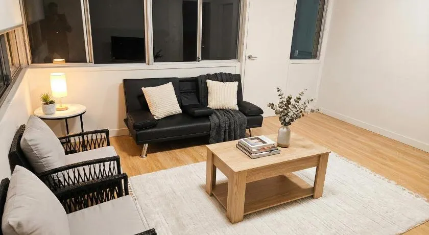 Huge 3Bed House and Backyard & 4 Car Park spaces and Near Parramatta - Image 1