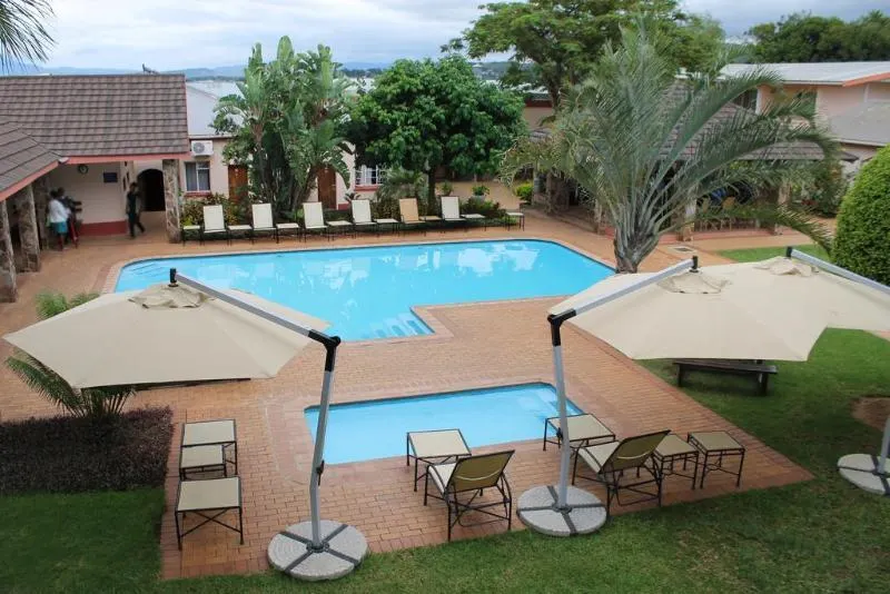 The George Hotel - Image 1