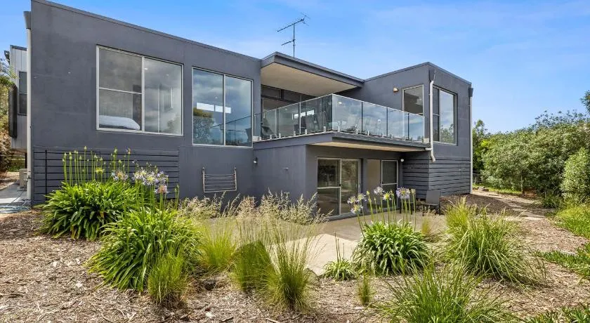 Aireys Sunset Beach House - Image 1
