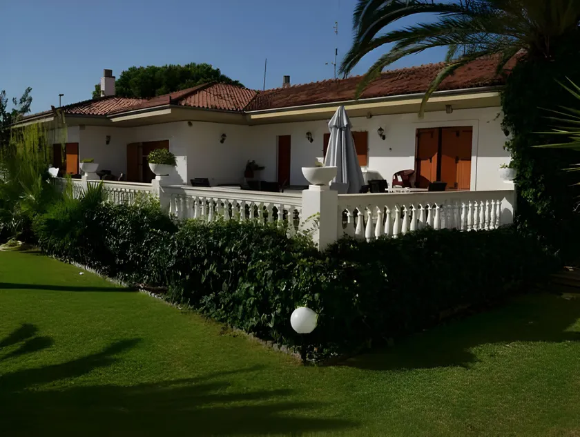 Villa Olympia - Image 1