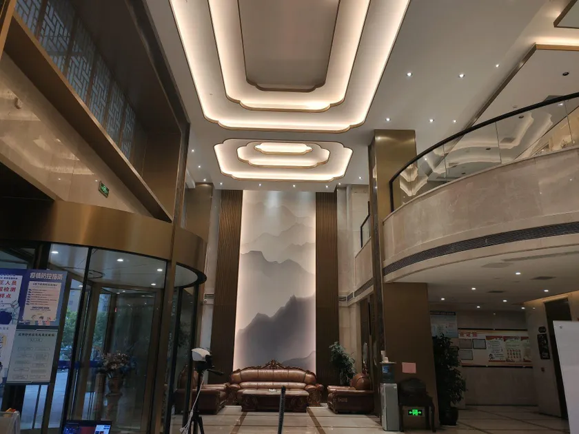 Jinhong Hotel - Image 1