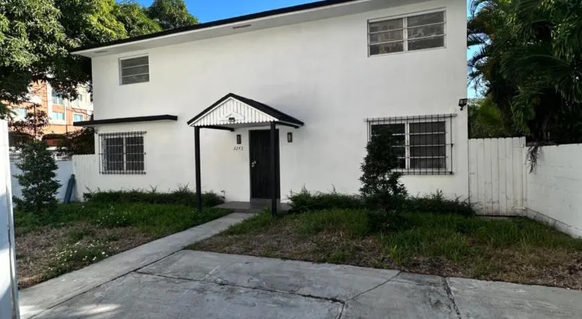 CG Miami House - Image 1