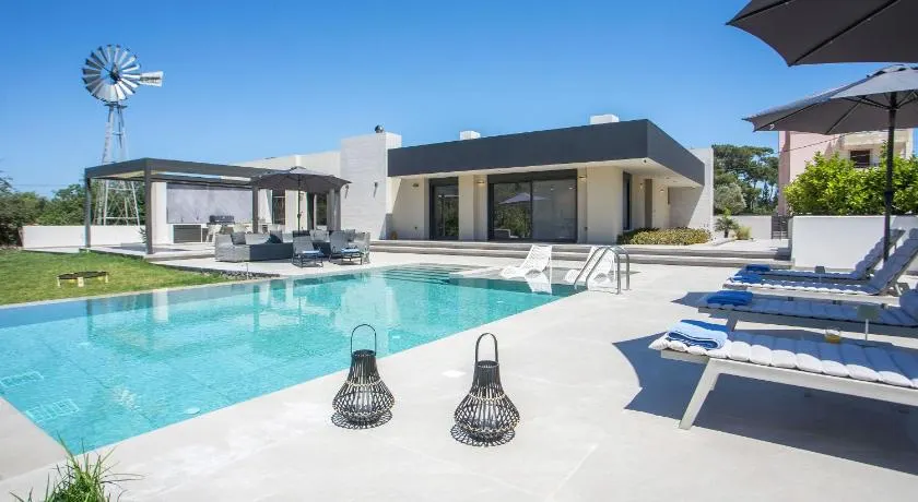 Casadi Luxury Villa - Image 1