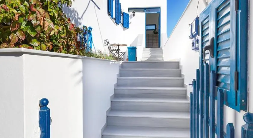 Villa El Greco Apartments - Image 1