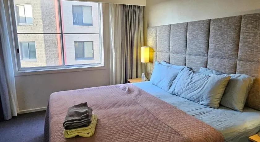 convenient spot in the city - Image 1