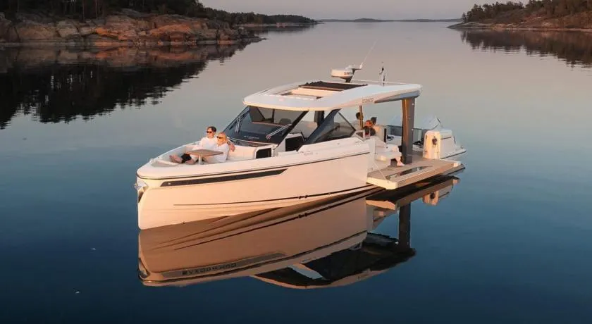 Luxury Boat Cruise in Crete - Image 1
