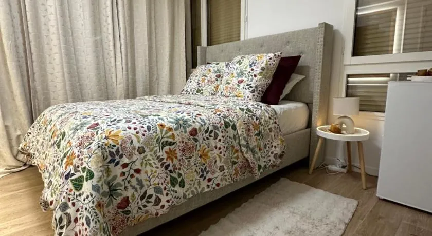 Studio neuf cosy et lumineux dans appartement moderne - Image 1
