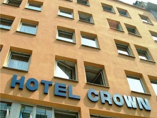 Crown Hotel - Image 1
