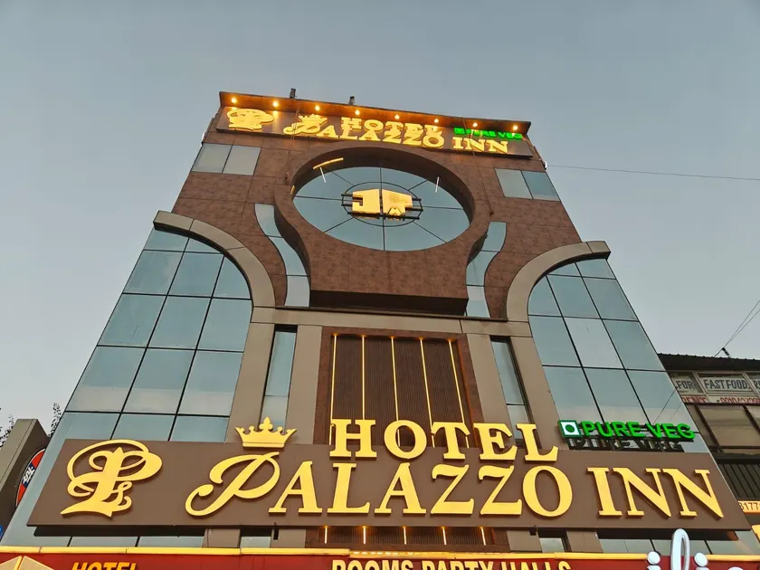 Hotel Palazzo inn Mansarovar Garden - Image 1