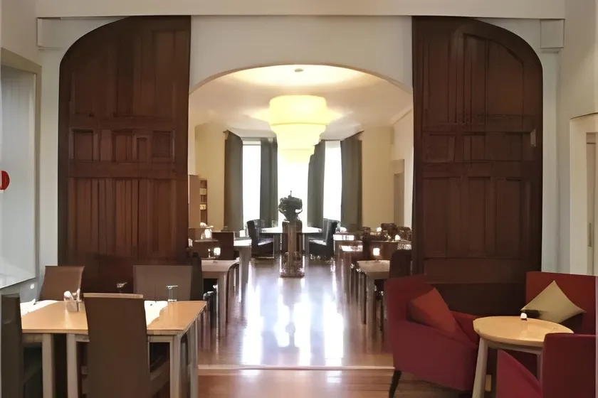 Nether Abbey Hotel - Image 1